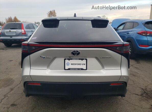 JTMAAAAA2PA016977 2023 TOYOTA LE Silver Vista trasera