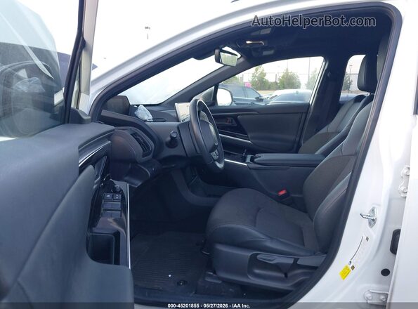JTMAAAAA7PA009832 2023 TOYOTA BZ4X White Vista interior delantera
