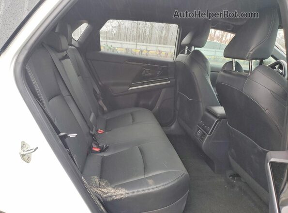 JTMABABA1RA065537 2024 SUBARU SOLTERRA White Widok wnętrza z tyłu
