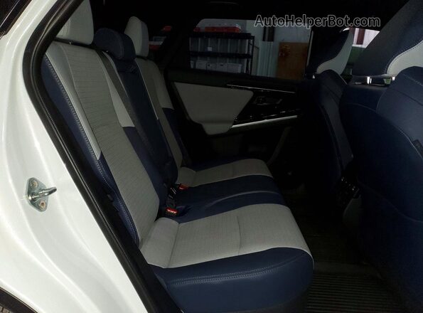 JTMABABA2SA092882 2025 SUBARU SOLTERRA White Սալոնի հետևի տեսք