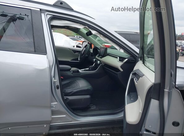 JTMB6RFV0ND055210 2022 TOYOTA LE Silver 