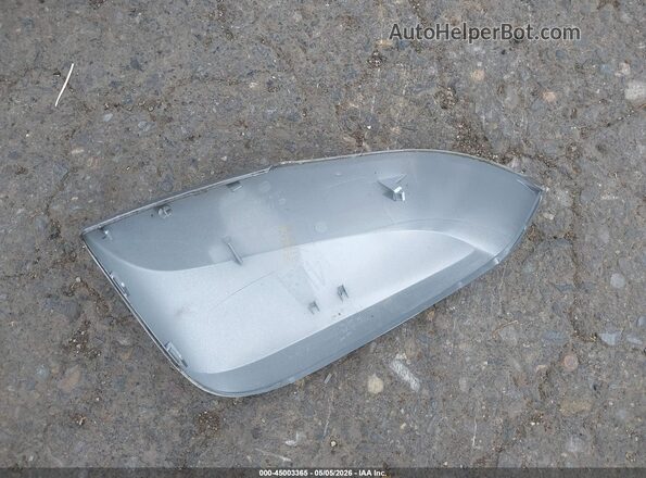 JTMB6RFV0ND055210 2022 TOYOTA LE Silver 