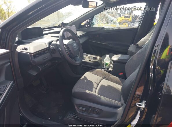 JTMBCAEB6TA001135 2026 TOYOTA LE Black Вид салону спереду