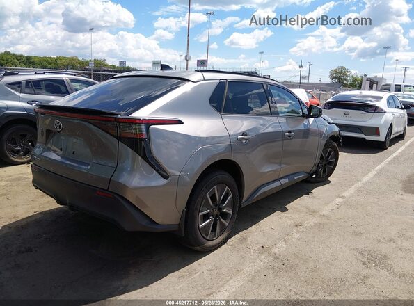 JTMBDAFB9TA006972 2026 TOYOTA BZ Gray Trasero derecho