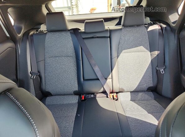 JTMBFAEB1TJ015161 2026 TOYOTA BZ White Vista de los asientos traseros