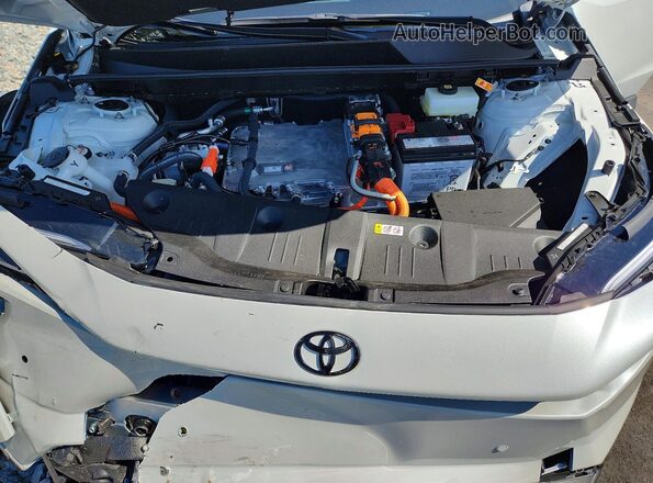 JTMBFAEB1TJ015161 2026 TOYOTA BZ White Vista del compartimento del motor