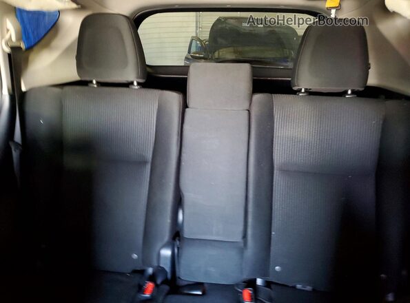 JTMBFREV5HJ125131 2017 TOYOTA LE Gray Vista de los asientos traseros