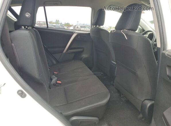 JTMBFREV5JJ746570 2018 TOYOTA RAV4 White Vista de los asientos traseros