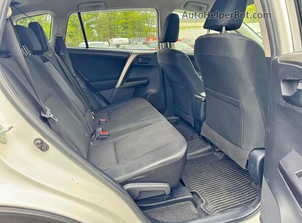 JTMBFREV8JJ219977 2018 TOYOTA RAV4 White 