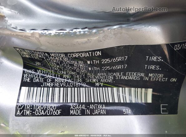 JTMBFREV9JJ218112 2018 TOYOTA LE Silver Vista del compartimento del motor