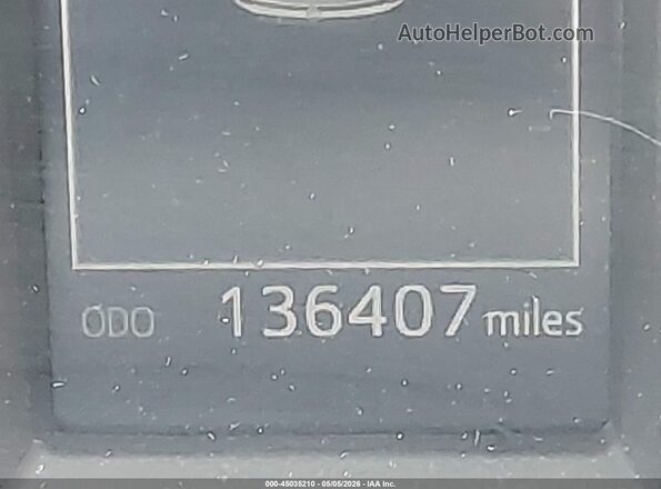 JTMBFREV9JJ218112 2018 TOYOTA LE Silver 