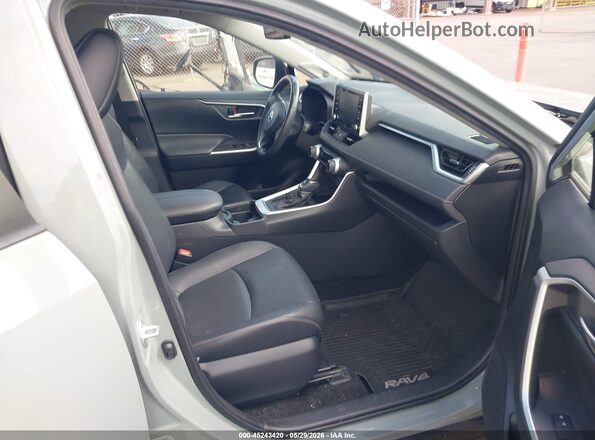JTMC1RFVXKJ016673 2019 TOYOTA RAV4 Blue Սալոնի դիմացի տեսք