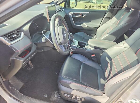 JTMFB3FV7MD013948 2021 TOYOTA RAV4 Silver Widok wnętrza z przodu