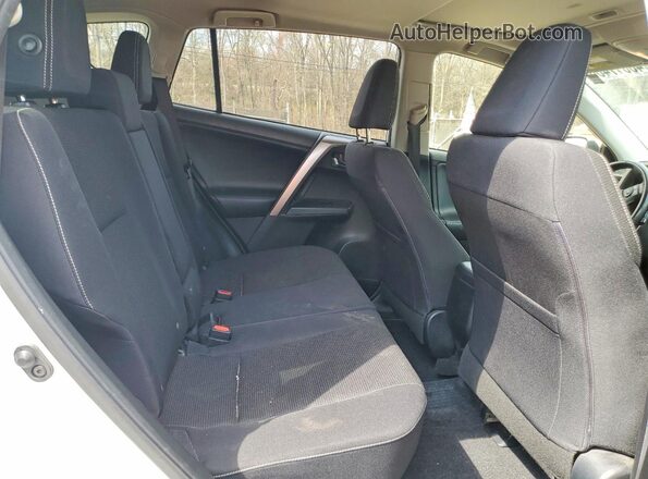 JTMRFREV2JJ748081 2018 TOYOTA RAV4 White 