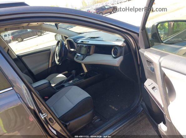 JTMRFREV4JJ736773 2018 TOYOTA LE Gray Вид салону спереду