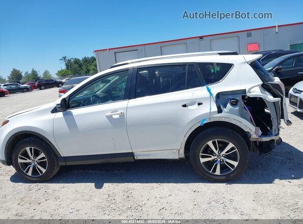JTMRFREV5JD228763 2018 TOYOTA RAV4 White 