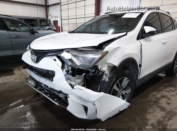 JTMRFREV7JJ189806 2018 TOYOTA RAV4 White Vista frontal