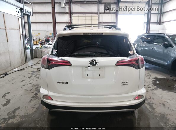 JTMRFREV7JJ189806 2018 TOYOTA RAV4 White 