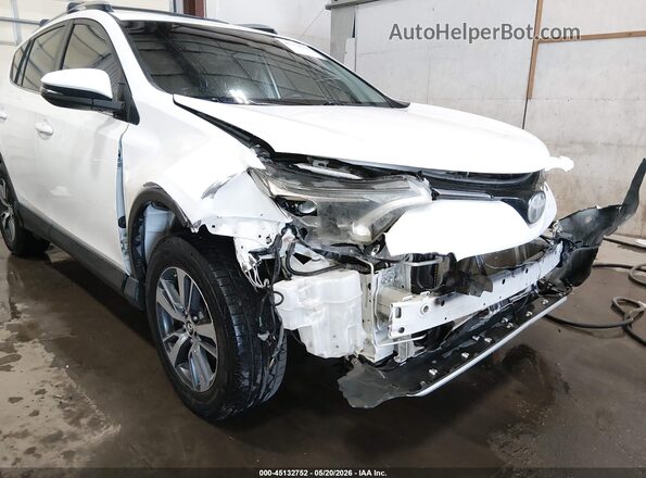 JTMRFREV7JJ189806 2018 TOYOTA RAV4 White 