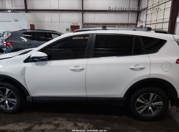 JTMRFREV7JJ189806 2018 TOYOTA RAV4 White 
