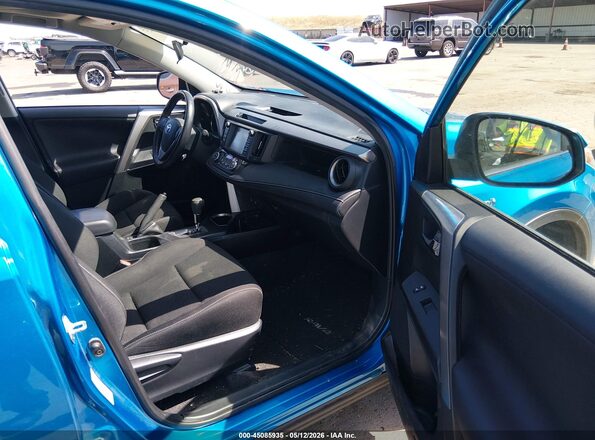JTMRJREV6HD085251 2017 TOYOTA LE Blue Вид салону спереду
