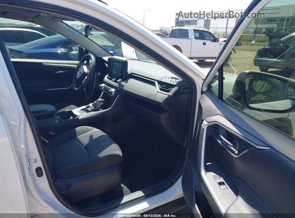 JTMW1RFV3KD512605 2019 TOYOTA LE White Սալոնի դիմացի տեսք