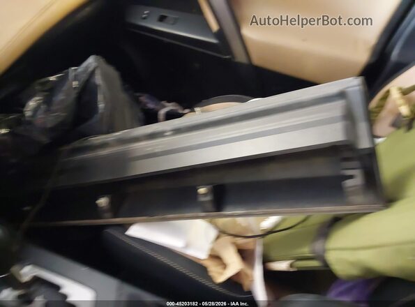 JTMWFREV3HJ107924 2017 TOYOTA RAV4 Red Սարքավորումների վահանակի տեսք