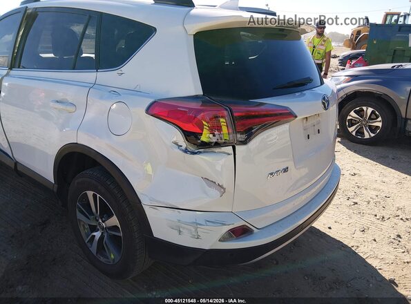 JTMWFREV4JD123070 2018 TOYOTA RAV4 White 