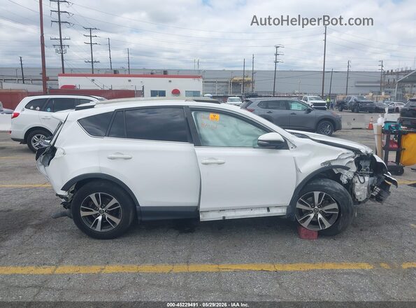 JTMWFREV5JJ744707 2018 TOYOTA RAV4 White Սալոնի հետևի տեսք