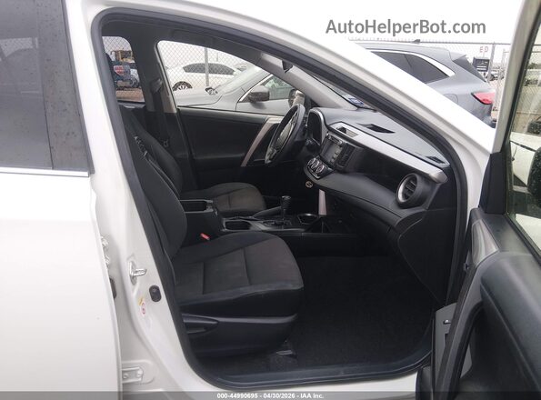 JTMZFREV0JJ735409 2018 TOYOTA LE Белый Вид салона спереди