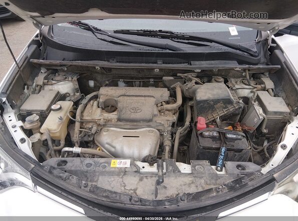 JTMZFREV0JJ735409 2018 TOYOTA LE Белый Вид сзади