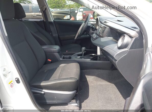 JTMZFREV2JJ745844 2018 TOYOTA LE White Вид салону спереду