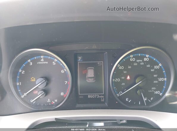 JTMZFREV4JJ166869 2018 TOYOTA RAV4 White Հետևի նստատեղերի տեսք