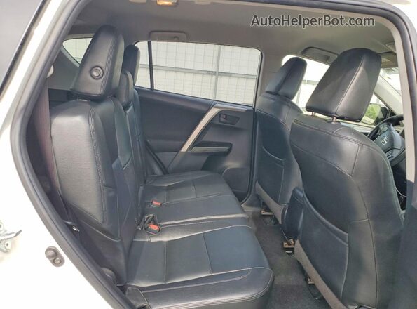 JTMZFREV6HJ702232 2017 TOYOTA RAV White 