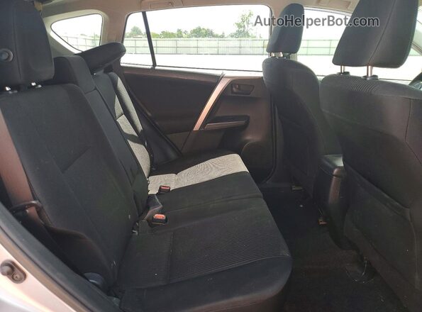 JTMZFREV7JD127319 2018 TOYOTA RAV4 Silver Вид задньої частини салону