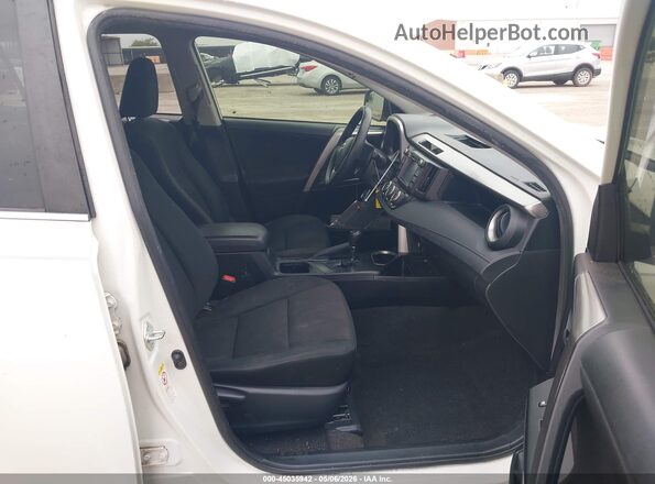 JTMZFREV9HJ140388 2017 TOYOTA LE White Вид салону спереду