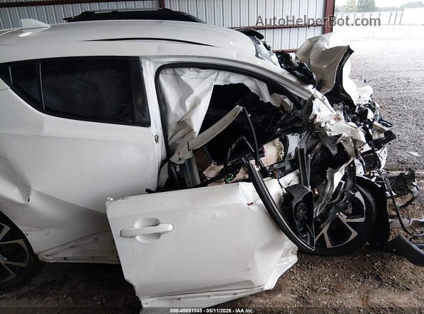 JTNKHMBX3J1006949 2018 TOYOTA LE Белый Вид салона спереди