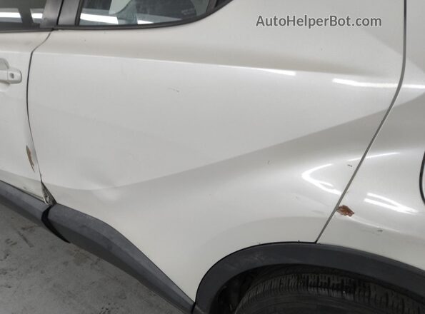 JTNKHMBX3M1105954 2021 TOYOTA C-HR White 