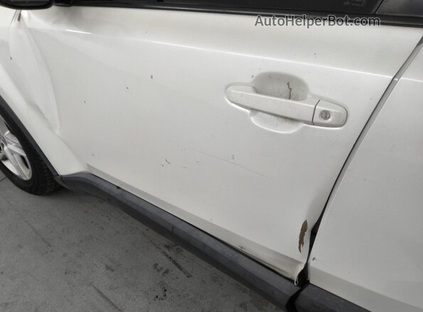 JTNKHMBX3M1105954 2021 TOYOTA C-HR White 