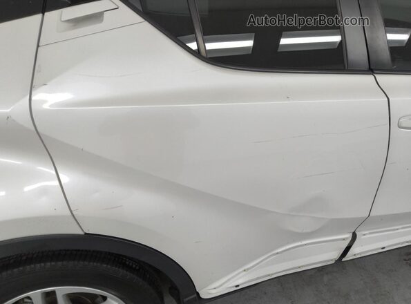 JTNKHMBX3M1105954 2021 TOYOTA C-HR White 