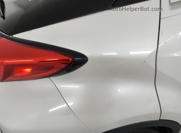 JTNKHMBX3M1105954 2021 TOYOTA C-HR White 