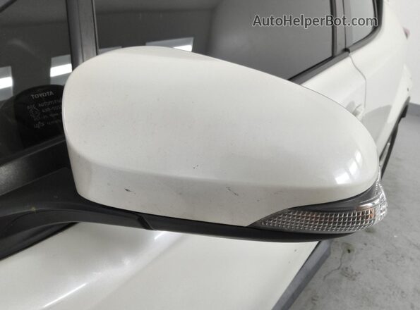 JTNKHMBX3M1105954 2021 TOYOTA C-HR White 