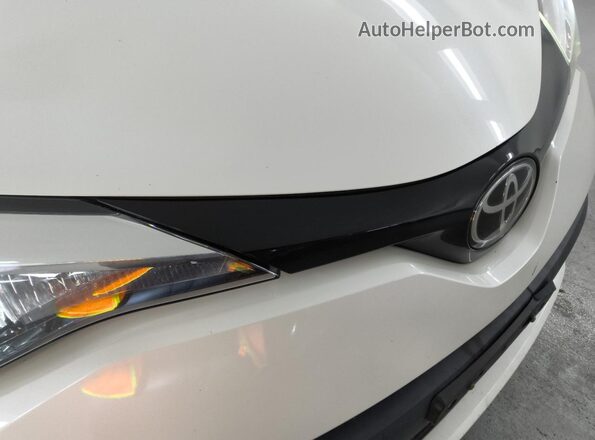 JTNKHMBX3M1105954 2021 TOYOTA C-HR White 