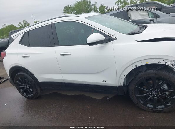 KL4AMDSL3TB029633 2026 BUICK ENCORE White Вид задньої частини салону