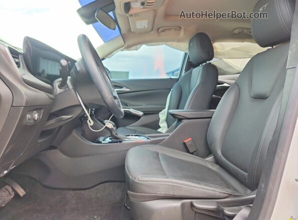 KL4AMESL7RB014793 2024 BUICK ENCORE White Vista interior delantera