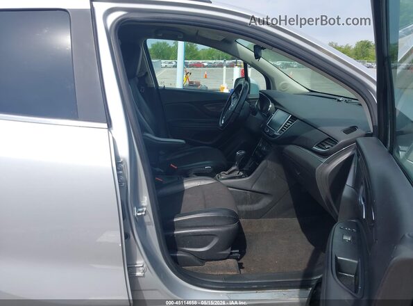 KL4CJASB7JB543859 2018 BUICK ENCORE Silver Widok wnętrza z przodu