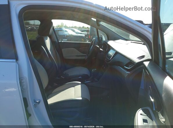 KL4CJASBXMB300356 2021 BUICK ENCORE White Vista interior delantera