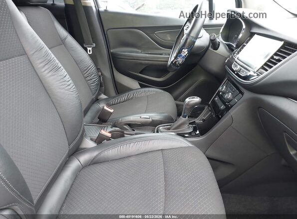 KL4CJESB0HB164378 2017 BUICK ENCORE Серебряный Вид салона спереди