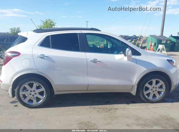KL4CJHSB0JB535417 2018 BUICK ENCORE White Սալոնի հետևի տեսք