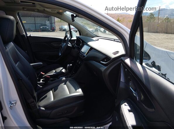 KL4CJHSM7HB101362 2017 BUICK ENCORE White Front interior view